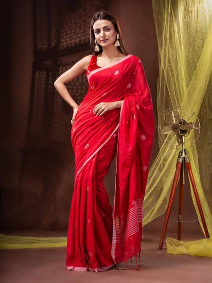 ✨ Crimson Grace Handwoven Saree
